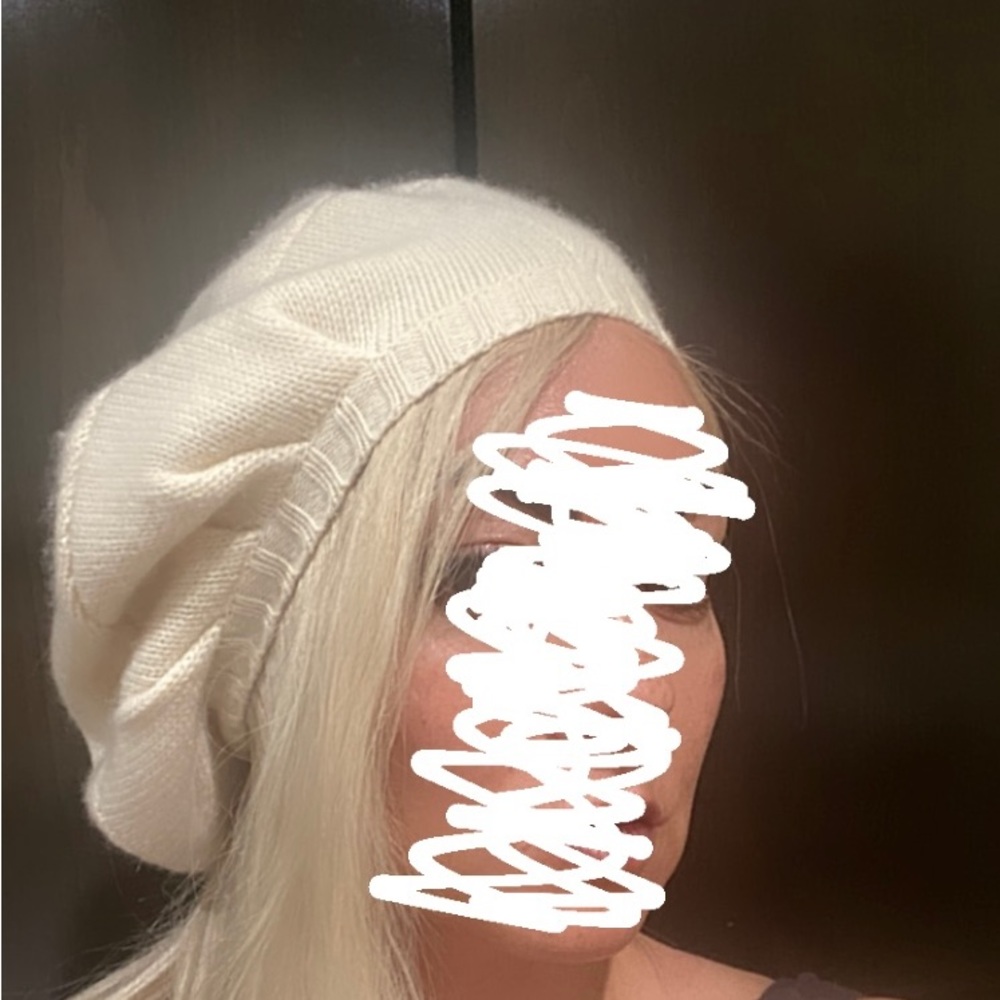 Club Monaco beret - Picture 1 of 4